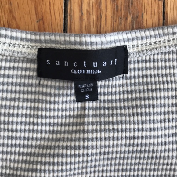 Sanctuary small long sleeve tee! - Picture 4 of 5